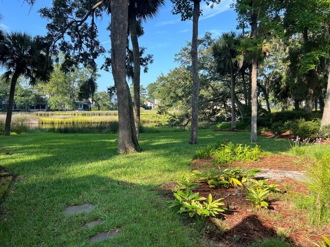 Building Photo - Gorgeous Marsh Views in Moss Creek!