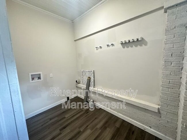 Building Photo - 116 66th St S