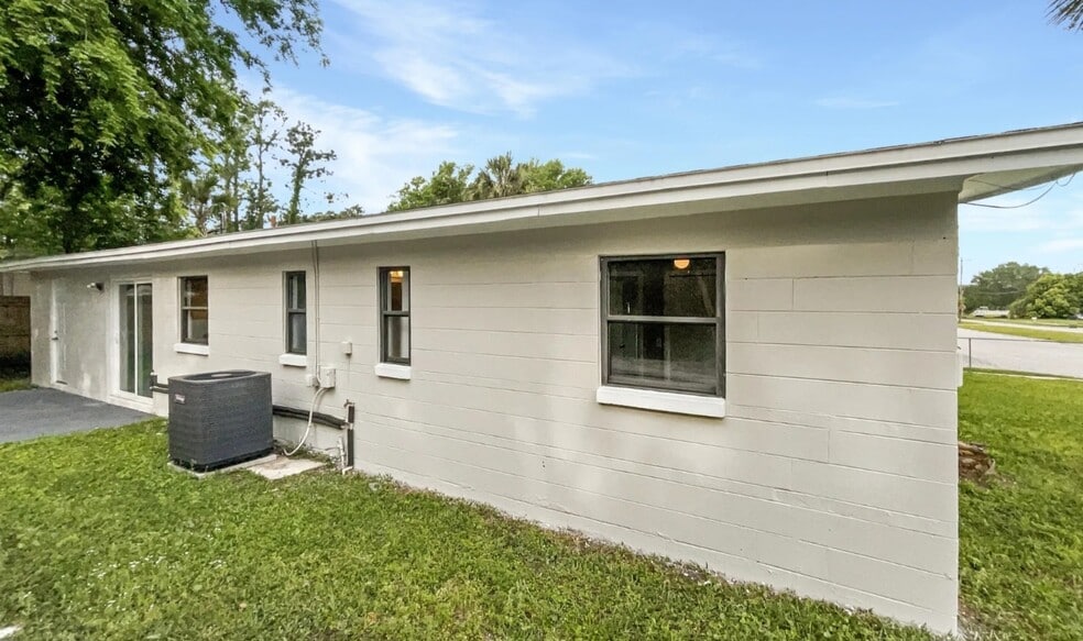 Building Photo - 216 Blairmore Blvd
