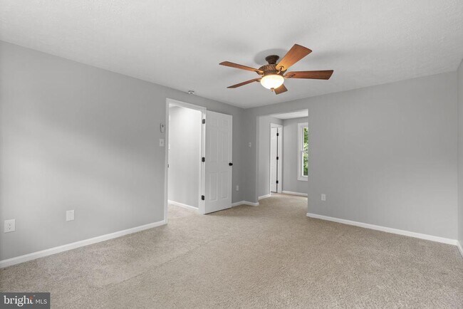 Building Photo - 8428 Braddock Way