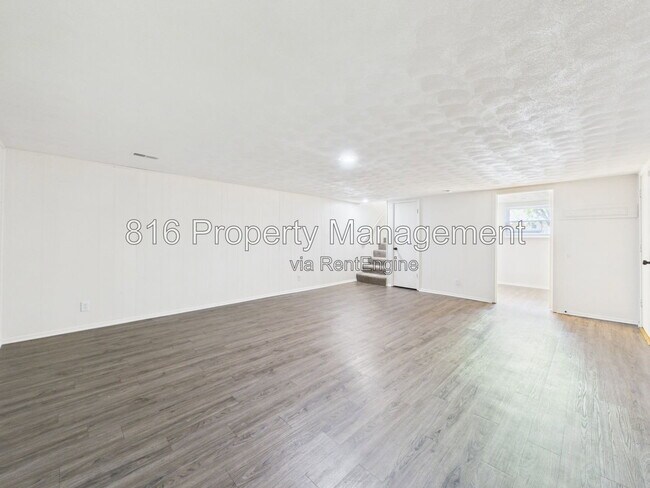 Building Photo - 2835 Tepee Ave