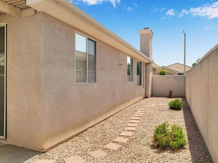 Building Photo - 26805 China Dr