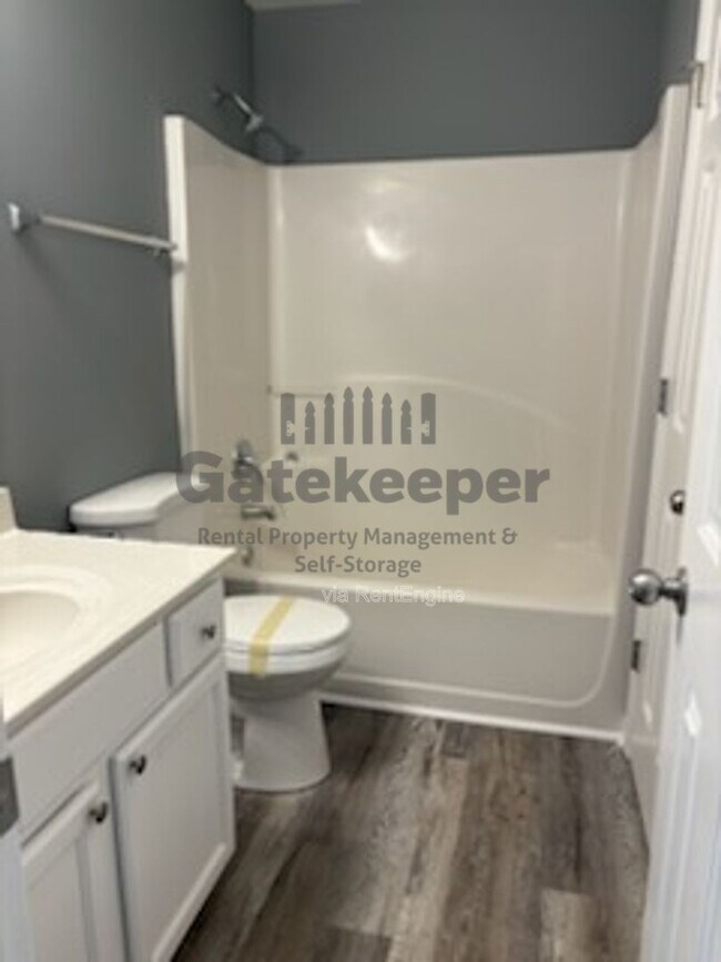 Building Photo - 6263 Shell Dr SW