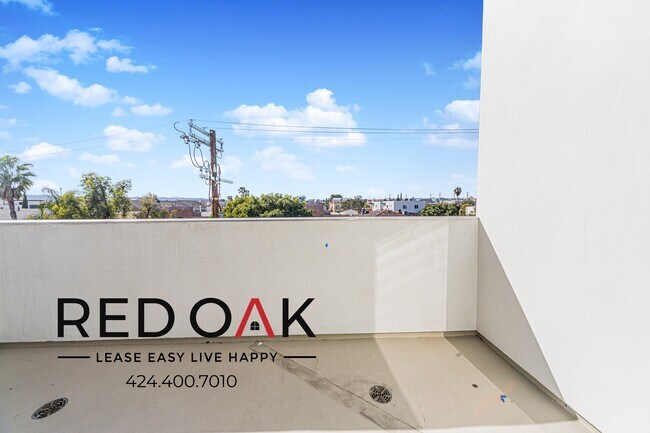 Building Photo - 5320 Cartwright Ave