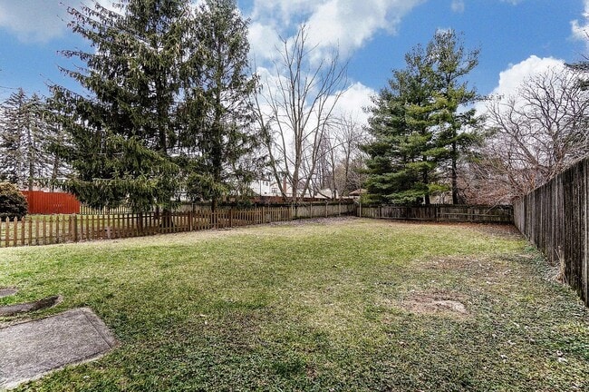 Building Photo - 7745 Stoneford Dr
