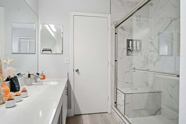 Building Photo - 13115 Ashington Pointe Dr