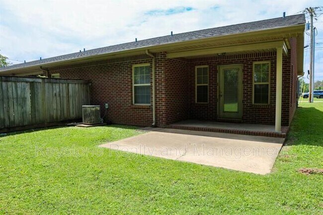 Building Photo - 103 Bruce View Cir