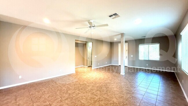Building Photo - 987 W Deoni Trail