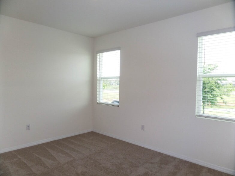Building Photo - 5039 Stokes Way
