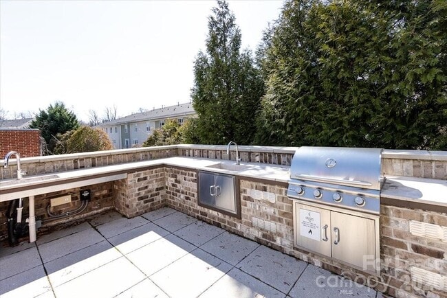 Building Photo - 3630 N Davidson St