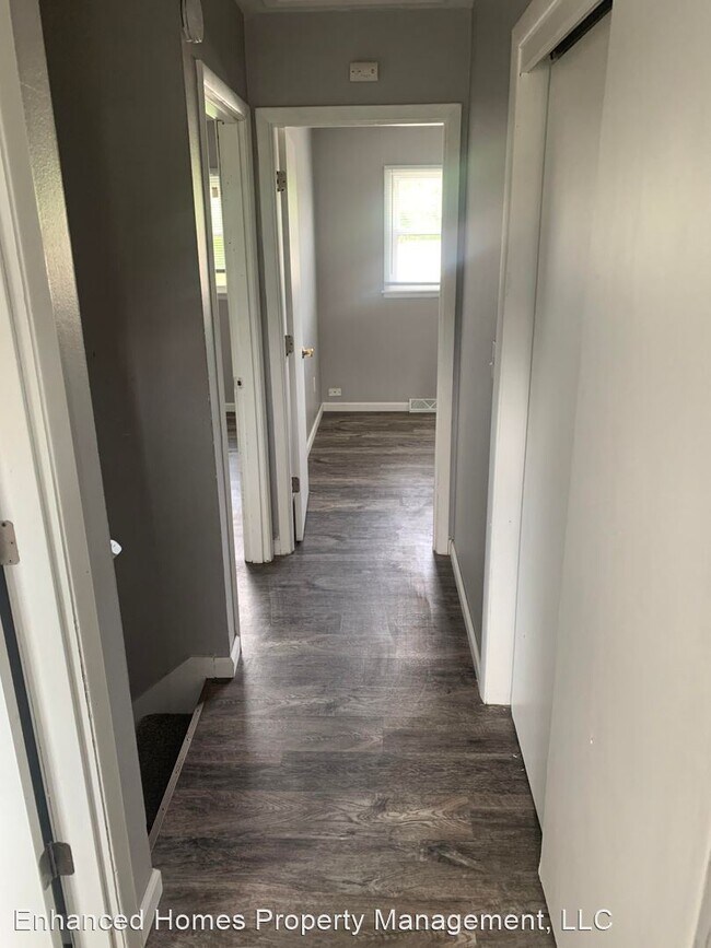 Building Photo - 2722 Magnolia Dr