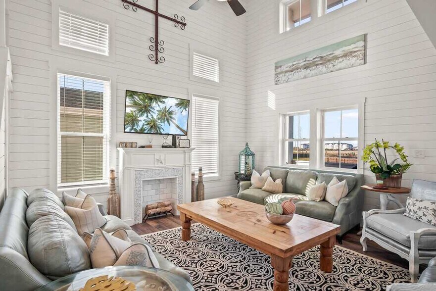 Building Photo - 707 Parkplace-SI ID1036727P