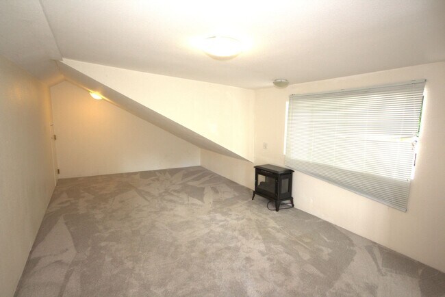 Building Photo - Beautifully Renovated Home in Burien.