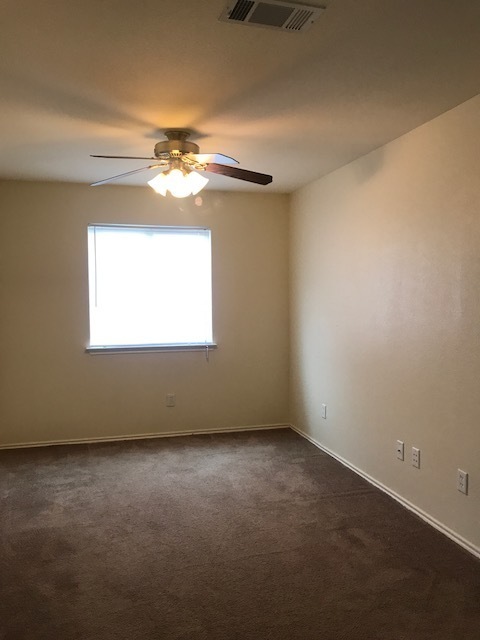 Building Photo - Bryan -2 Story / 3 bedroom /2.5 bath / 2 c...