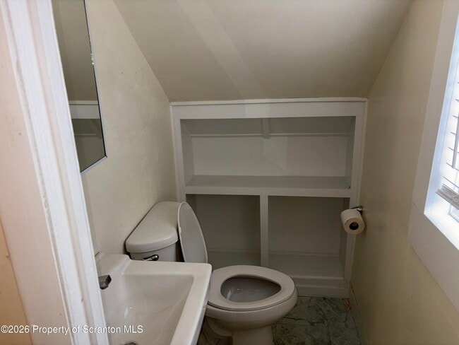 Building Photo - 316 John St