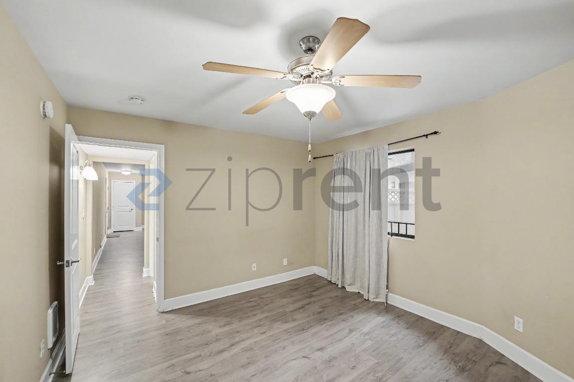 Building Photo - Unit 324