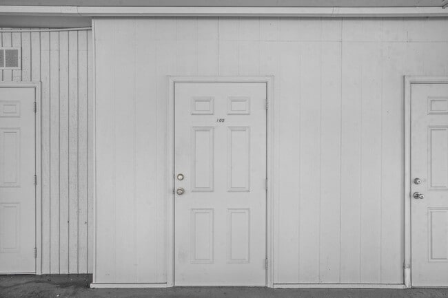 Building Photo - 730 Greensward Ct