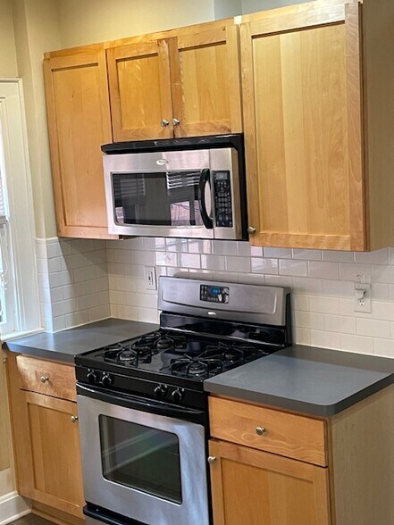 Kitchen - 1171 Neil Ave