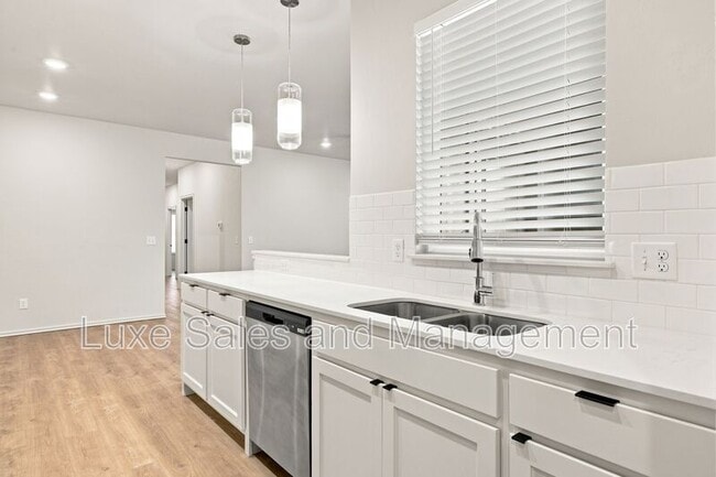 Building Photo - 8012 NW 110th Dr