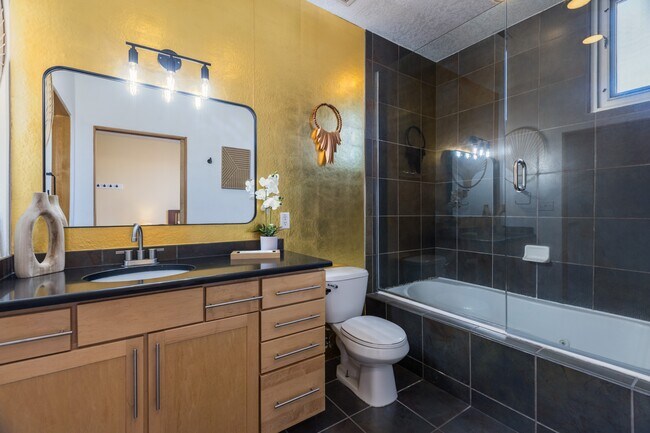 Building Photo - 877 Silver Ave SW