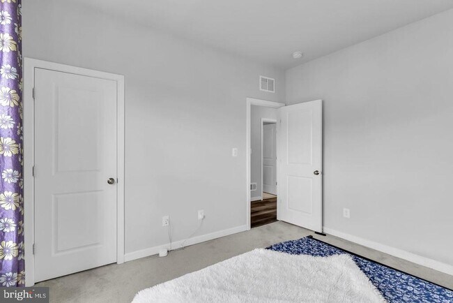 Building Photo - 41919 Spring Air Dr