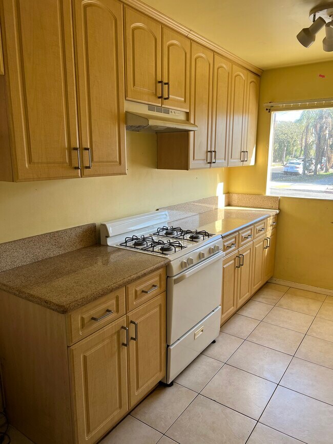 Kitchen - 5301 Lexington Ave