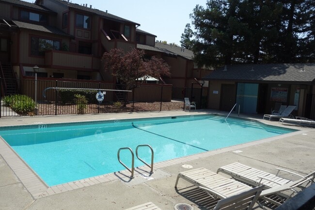 Building Photo - Bright 3-Bed condo with In-Unit Laundry, Pool Access, and Assigned Carport in Fremont