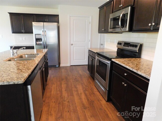 Building Photo - 3995 BETHESDA Pl