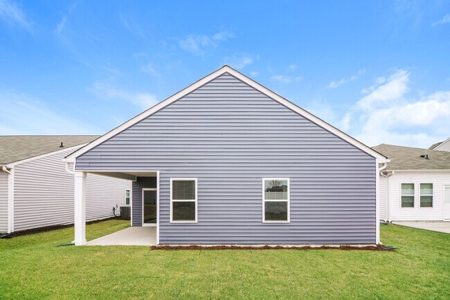 Building Photo - Fantastic 4bd/3ba home! Coming soon!