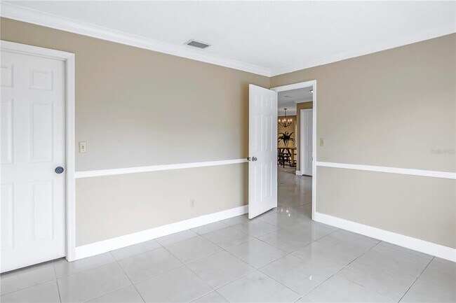 Building Photo - 2267 Heron Cir