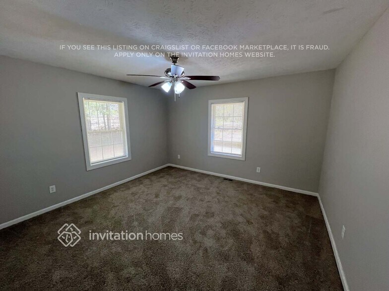 Building Photo - 35 Circle Creek Dr