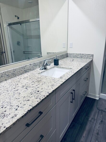 Building Photo - 80425 Enclave Ct