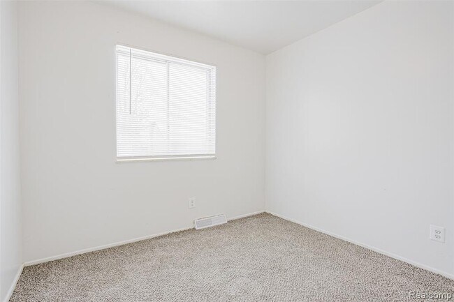 Building Photo - 6627 Orange Ln