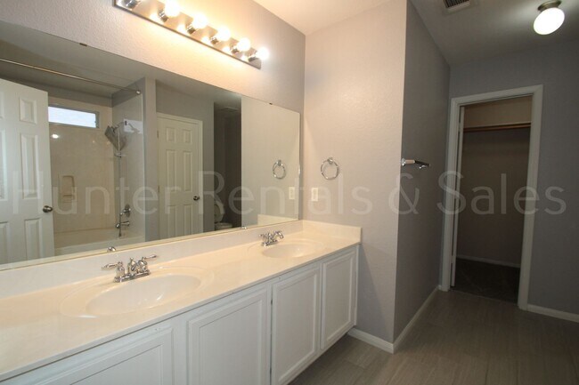 Building Photo - 6712 Taree Loop