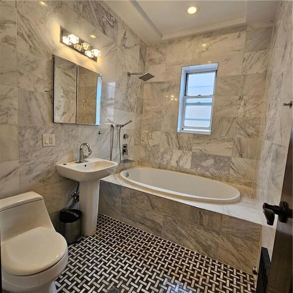 Building Photo - 1535 E 31st St