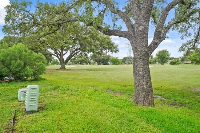 Building Photo - 414 Fox Briar Ln