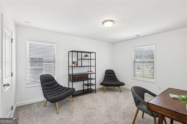 Building Photo - 5057 Woodland Hls