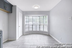 Building Photo - 5531 Ivanhoe St