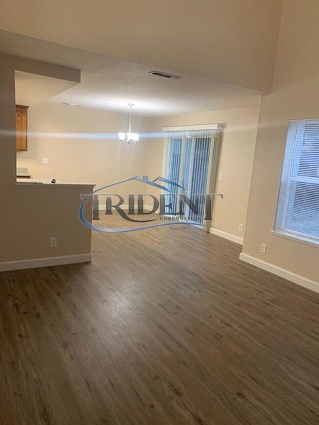 Building Photo - 1022/1024 Gilliland Drive