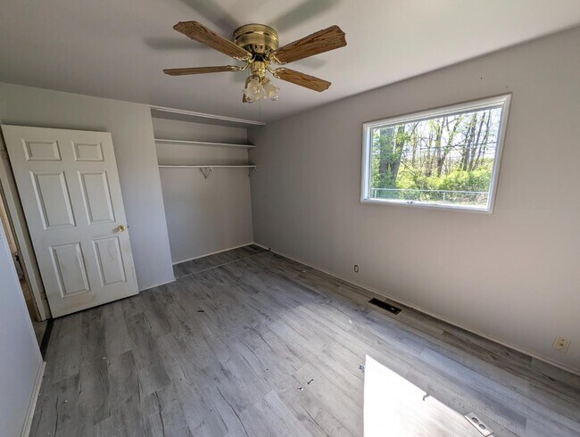 Building Photo - 3021 Woodmont Dr