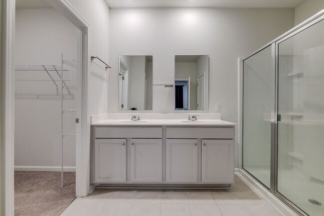 Building Photo - Spacious 5BR Home with Loft & Smart Features in Rincon