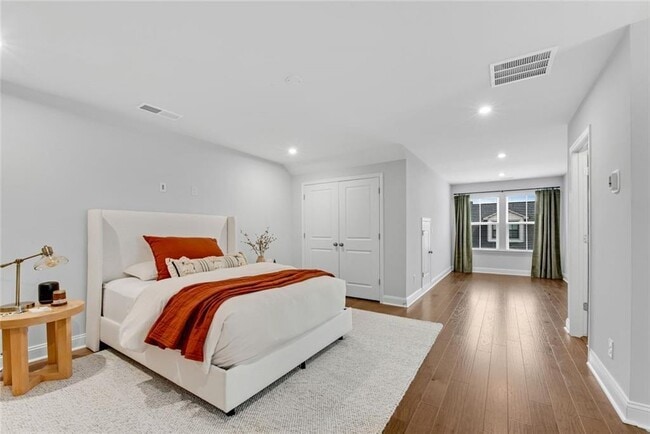 Building Photo - 400 Renwood Trl
