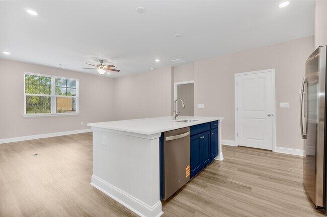 Building Photo - 7068 Shooting Star Way