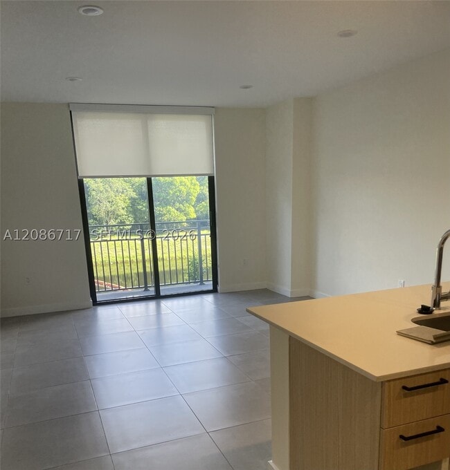 Building Photo - 16395 Biscayne Blvd