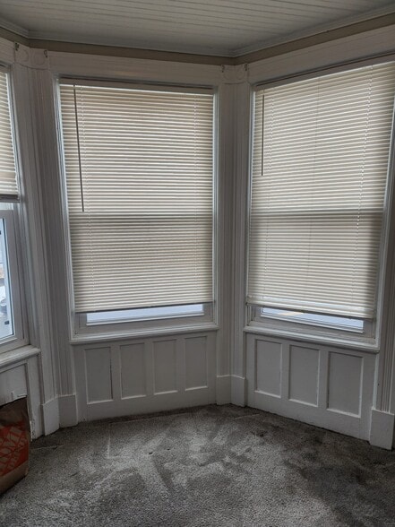 Building Photo - 235 5th Ave