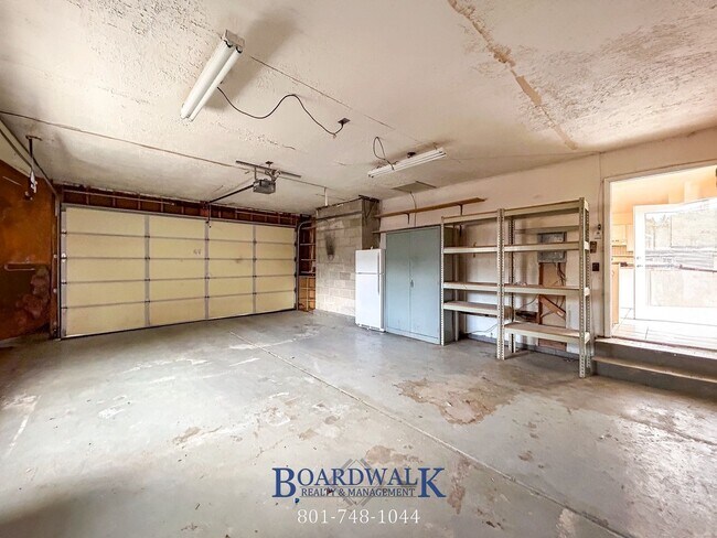 Building Photo - 2106 Western Charm Dr