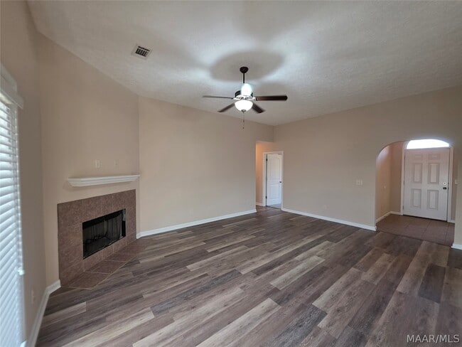 Building Photo - 6136 Old Post Lane