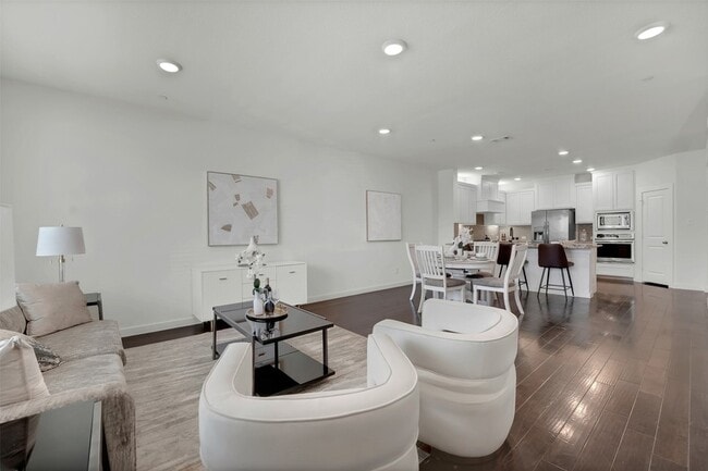 Building Photo - 432 Texas Dr