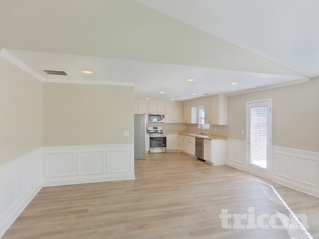 Building Photo - 1916 Roxey Ln