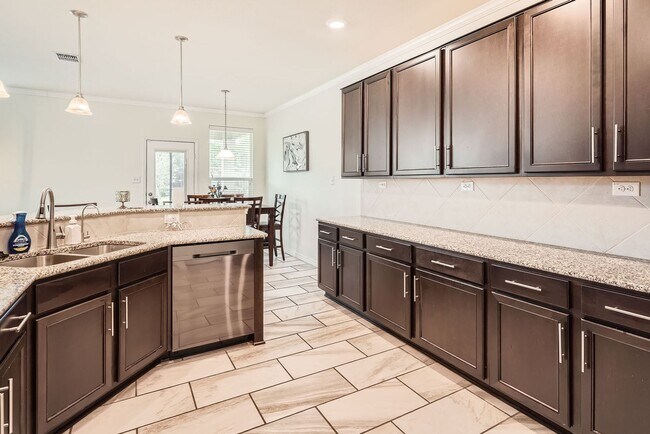 Building Photo - First time rental!